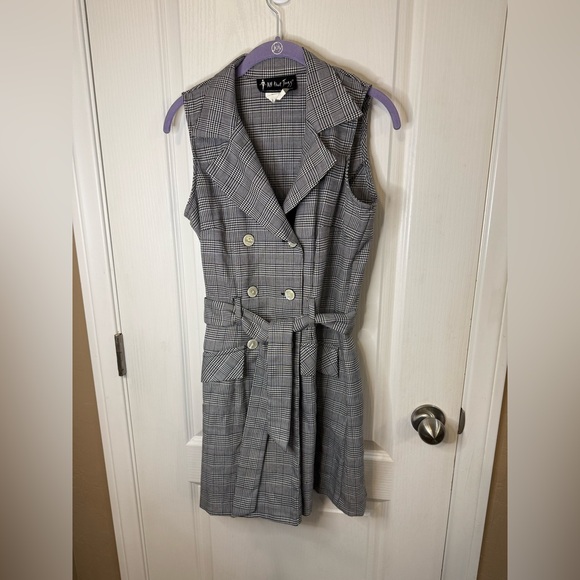 All that Jazz Dresses & Skirts - Vintage Plaid Sleeveless Dress with Belt